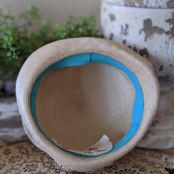Vintage Woman's 1960's Straw Hat - Picture 2 of 4